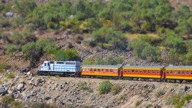 Ferrocarril Merkez Lima ve kurulumu, Peru arasında. And Dağları geçiş, bu tren dünyada 2 yüksek tren olduğunu.
