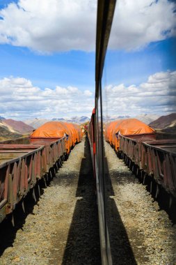 Ferrocaril Merkez Andino tren, dünyanın ikinci en yüksek demiryolu, haçlar Andes yolda Lima dan kurulumu, Peru.