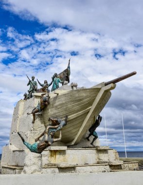 18 Şubat 2018 - Goleta Ancud Schooner anıt ve Çeşme, Punta Arenas, Şili