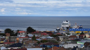 18 Şubat 2018 - panoramik Punta Arenas ve Magellan Boğazı. Patagonia, Şili, Güney Amerika