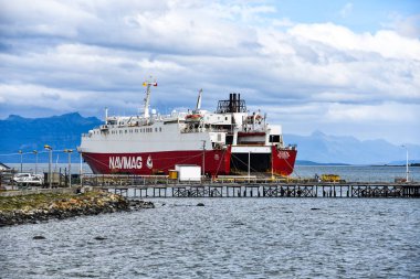 19 Şubat 2018 - Navimag feribot demirledi son umut ses, Puerto Natales, Şili / Patagonya
