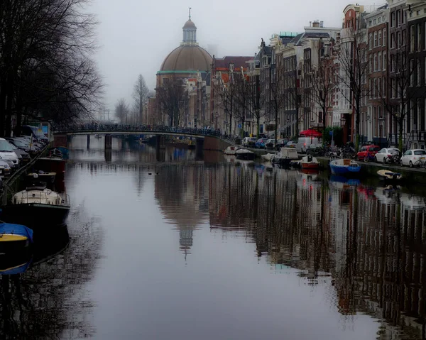 Dec 2017 View Singel Canal Copper Dome Ronde Lutherse Kerk — стоковое фото