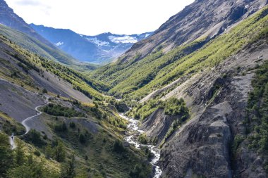 Valle Asencio boyunca görüşlerini Bankası Las Torres zammı, Torres Del Paine Milli Parkı, Patagonia, Şili