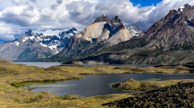 Panoramik Los Cuernos ve Lago Nordenskjold, Torres del Paine Milli Parkı, Patagonia, Şili