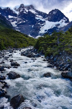 Rio del Frances kampı Site Italiano, Torres del Paine Milli Parkı, Patagonia, Chile