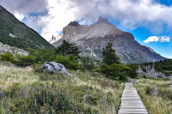 Cuerno ana para ve Valle Frances, Torres del Paine Millî Parkı. Patagonia, Şili