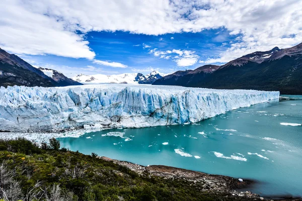 Los Turistas Contemplan Glaciar Perito Moreno Patagonia Argentina —  Fotos de Stock