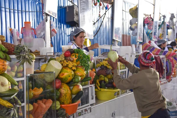 Cuzco Perú Marzo 2018 Juguetes Frutas Mercado Mercado San Pedro —  Fotos de Stock