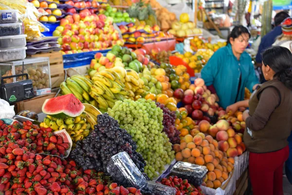 Cuzco Peru Marzo 2018 Bancarelle Succhi Frutta Nel Mercato Mercado — Foto Stock
