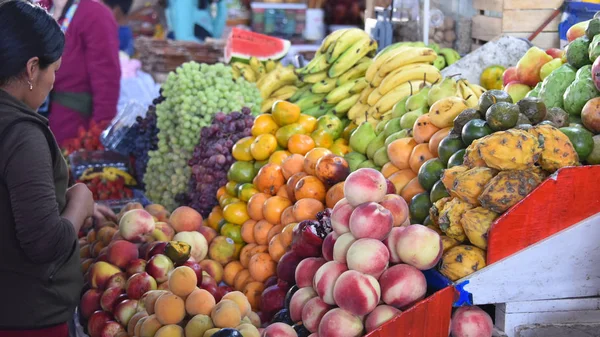 Cuzco Perú Mayo 2018 Puesto Frutas Hortalizas Mercado San Pedro —  Fotos de Stock