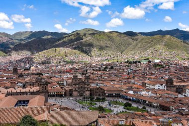 Panoramik Plaza de Armas, katedral ve Compania de İsa Kilisesi: Cusco, Peru