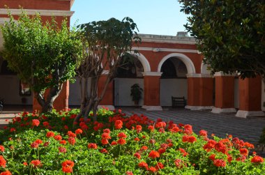 Boyalı duvarlar ve kapı Santa Catalina Manastırı, Arequipa, Peru