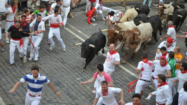 Crowds Participate Annual Running Bulls San Fermin Festival Pamplona Spain — Stock Photo, Image