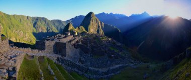Machu Picchu, Peru güneş doğarken
