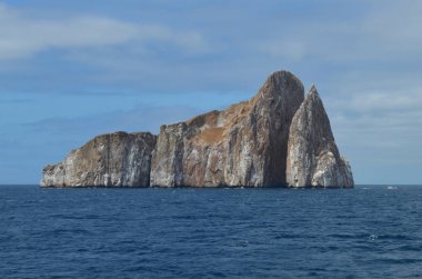 Kicker Rock (Leon Dormido), San Cristobal Galapagos Adaları, Ekvador'kapalı bir sriking volkanik kaya oluşumu