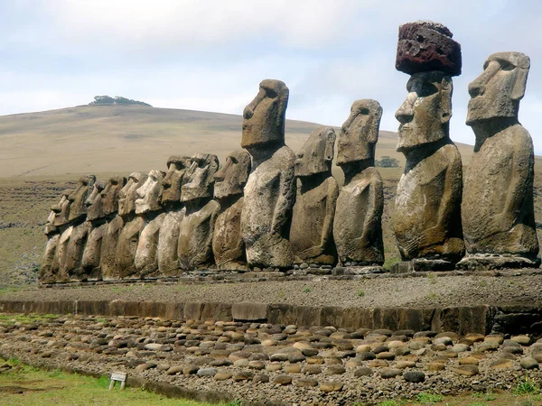 Stojący Moai Ahu Tongariki Wyspie Easter Island Chile — Zdjęcie stockowe