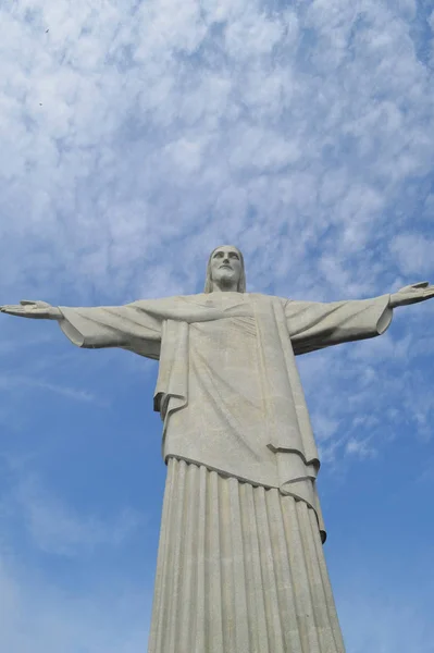 Estatua de Cristo Redentor, en la montaña del Corcovado, Río de Janeiro, Brasil — Foto de Stock