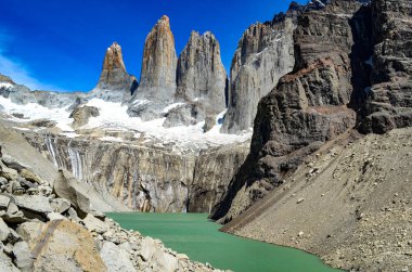 Üç kuleleri, Torres del Paine Millî Parkı, Patagonia, Chi