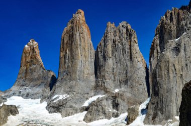 Üç kuleleri, Torres del Paine Millî Parkı, Patagonia, Chi