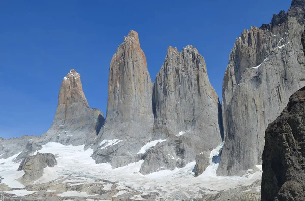 Üç kuleleri, Torres del Paine Millî Parkı, Patagonia, Chi