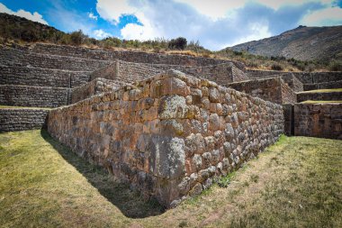 Tipon arkeoloji sahasında İnka taş terasları, Cusco, Peru