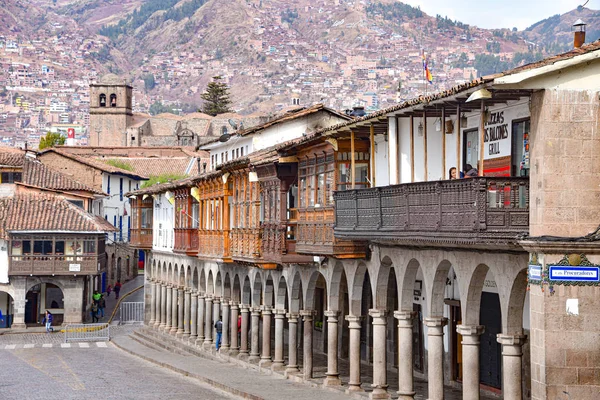 Balcons et architecture en Huancavelica, Pérou — Photo