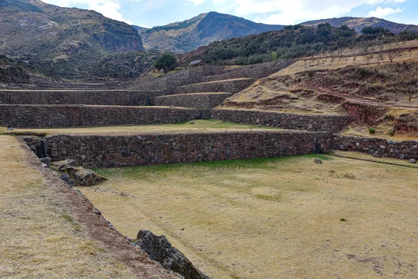 Tipon arkeoloji sahasında İnka taş terasları, Cusco, Peru