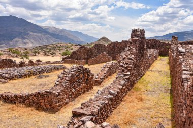 Pikillacta arkeoloji sahasında antik duvarlar ve binalar. Cusco, Peru 