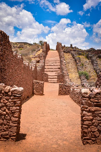 Αρχαίοι τοίχοι και κτίρια στον αρχαιολογικό χώρο της Πικυλάκτας. Cusco, Περού — Φωτογραφία Αρχείου