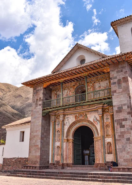 Fachada exterior de la iglesia de estilo barroco de Andahuaylillas. Cusco, Perú — Foto de Stock