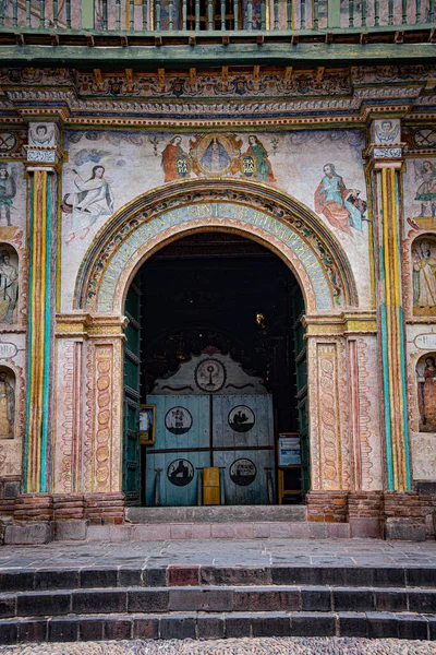 Utvendig fasade av Barroque-kirken Andahuaylillas. Cusco, Peru – stockfoto