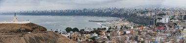 Morro Solar 'dan Lima kıyısı boyunca görüntüler. Lima, Peru
