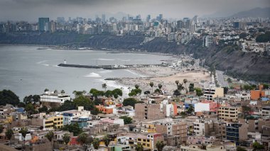 Lima, Peru kıyıları boyunca manzaralar