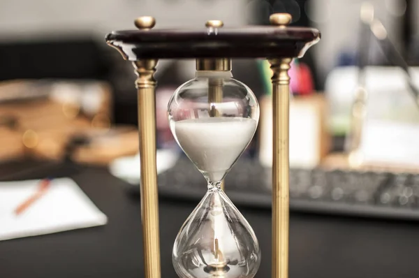 Sandglass Work Table — Stock Photo, Image