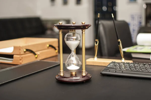 Sandglass Work Table — Stock Photo, Image