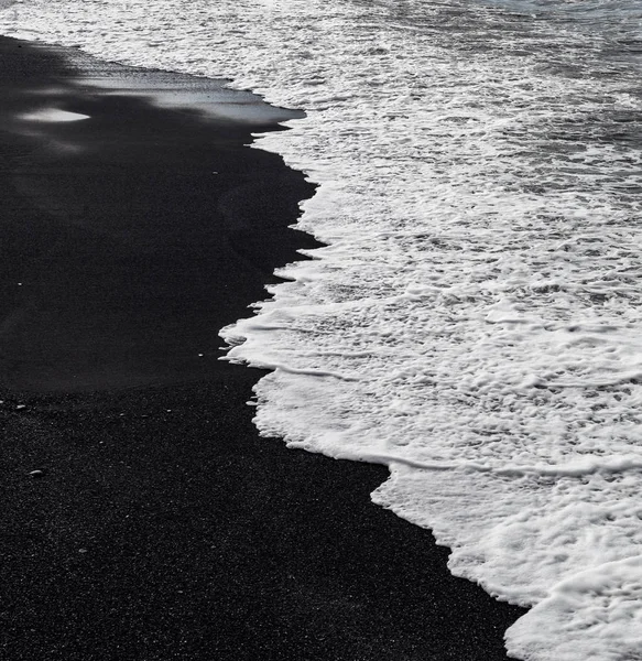 Weiße Wellen Ufer Meer Und Strand Hintergrund — Stockfoto