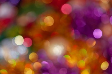 Çok renkli bir bokeh. Parlak bulanık arkaplan.