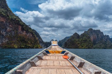 Tayland 'daki adalara tekne gezisi. Khao Sok Ulusal Parkı ve Cheo Lan Gölü.