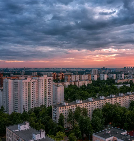 Moskou Rusland Juni 2017 Paneelhuizen Zonsondergang Boven Het Slaapgedeelte Van — Stockfoto