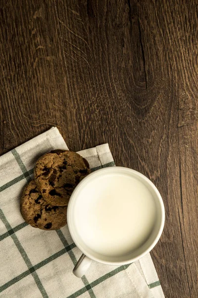 Deliciosa taza caliente de leche, desayuno — Foto de Stock