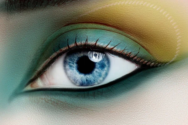 Kobieta oczy piękny makijaż — Zdjęcie stockowe