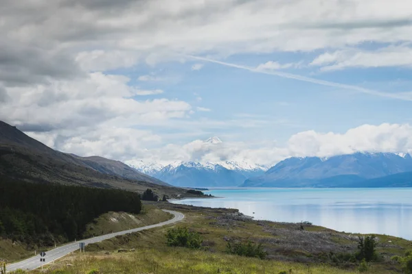 Landscape Winding Road High Mountains Wide River Blue Cloudy Sky — Stock Photo, Image