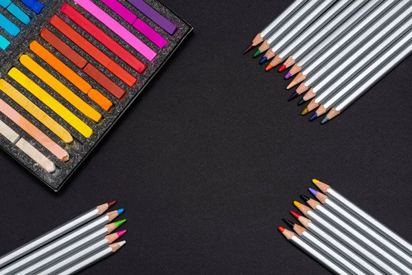 Crayons Pastel Pour Dessiner Dans Une Boîte Noire Crayons Couleur — Photo