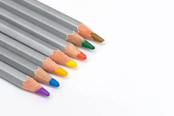 Lápices Madera Grises Con Varillas Colores Sobre Fondo Blanco — Foto de Stock