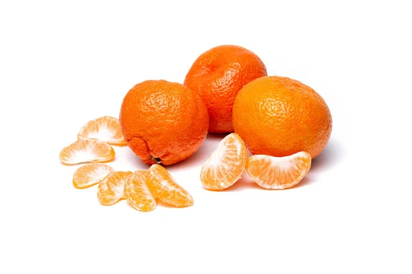 Whole Tangerines Slices Mandarins White Background — Stock Photo, Image