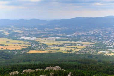 Yazın dağ manzarası