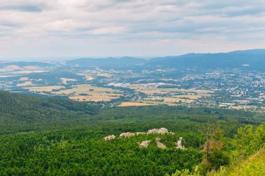 Yazın dağ manzarası