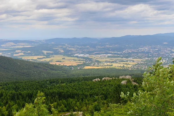 Yazın dağ manzarası