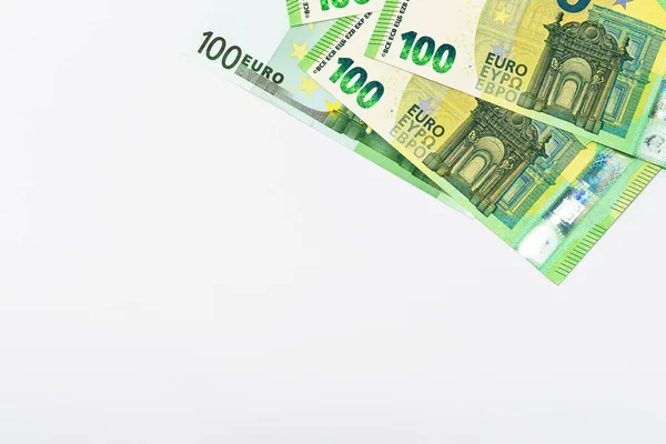 Várias Notas 100 Euros Num Espaço Cópia Fundo Branco — Fotografia de Stock
