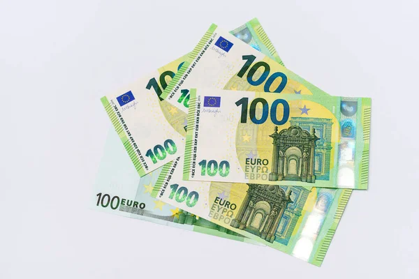 Několik Bankovek Hodnotě 100 Eur Bílém Pozadí — Stock fotografie